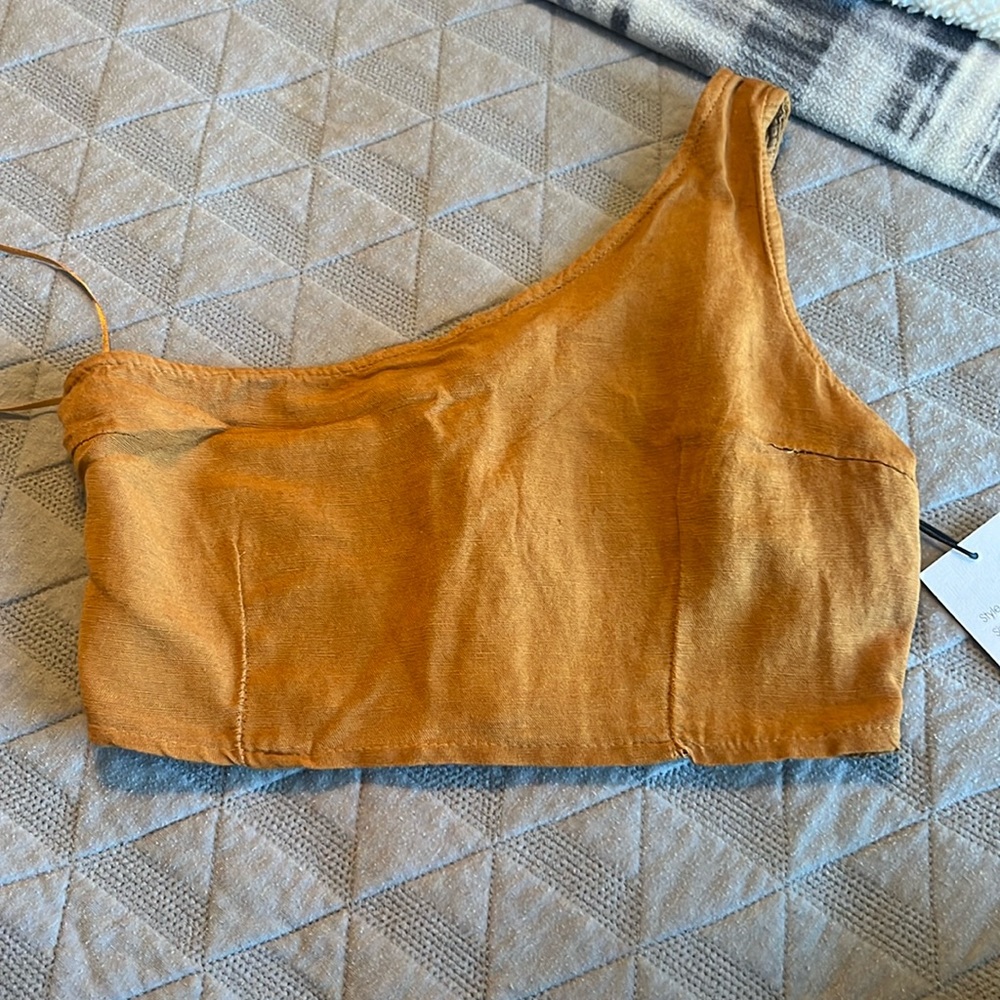 brown top, tags attached